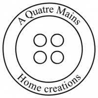 QUATRE MAINS
