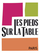 LES PIEDS SUR LA TABLE
